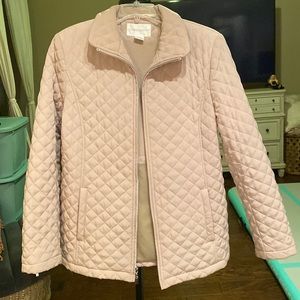 Worthington tan oatmeal quilted jacket coat 2 hand pockets 1 inner pocket Medium